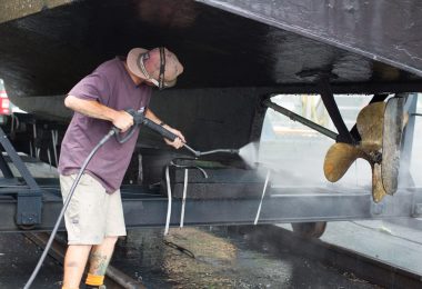 Careel Bay Marina working on boats